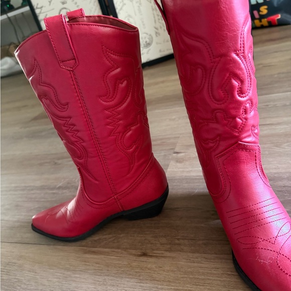 Red Western Style Women's Boots - Picture 2 of 6